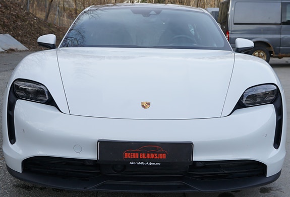 Porsche Taycan 18 of 30