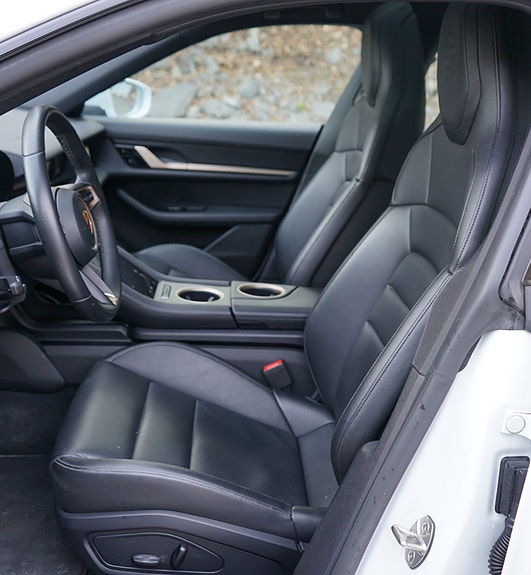 Porsche Taycan 20 of 30