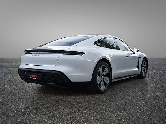 Porsche Taycan 8 of 30