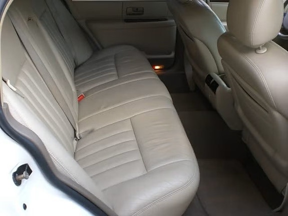 Lincoln Town Car 15 of 20