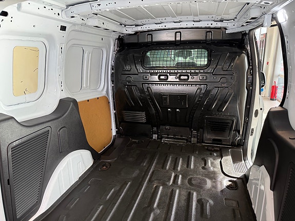 Ford Transit Connect 21 of 24