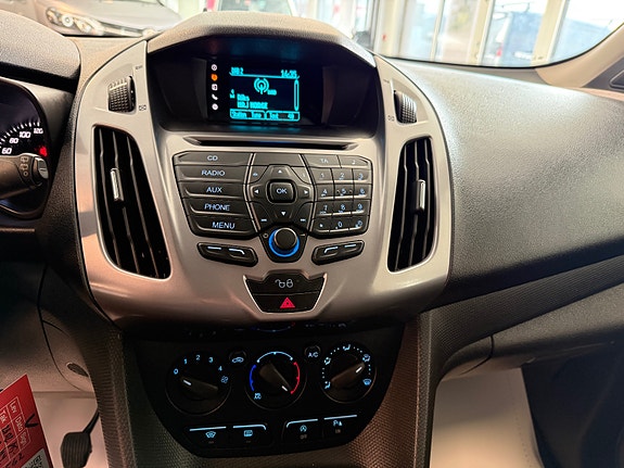 Ford Transit Connect 10 of 24