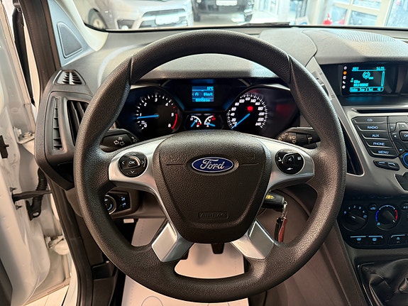 Ford Transit Connect 11 of 24