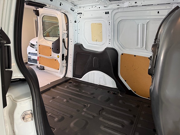 Ford Transit Connect 24 of 24