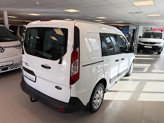 Ford Transit Connect 18 of 24