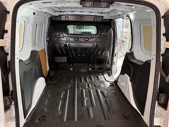 Ford Transit Connect 20 of 24
