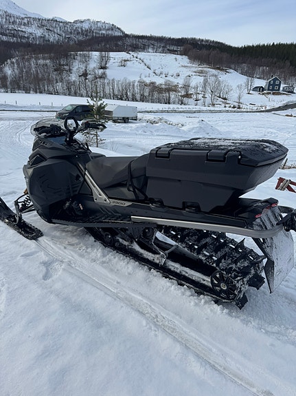 Lynx Brutal RE 900 ACE Turbo R 4 of 5