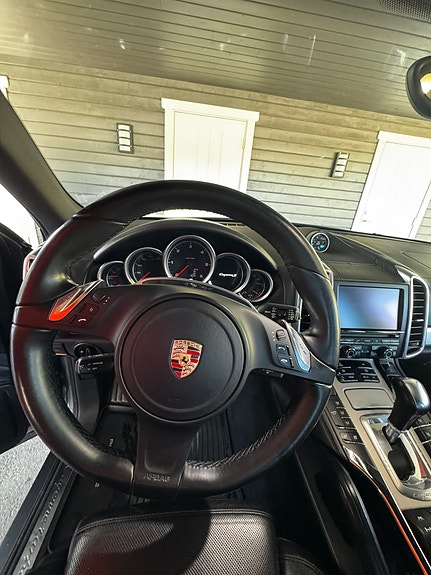 Porsche Cayenne 19 of 24