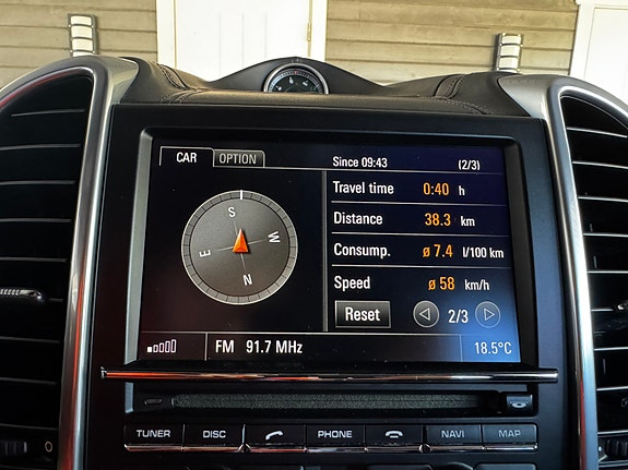 Porsche Cayenne 14 of 24