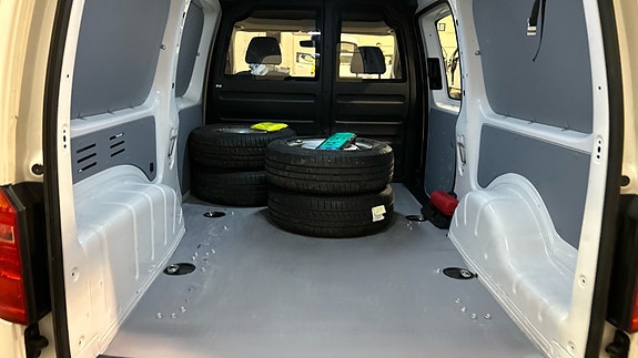 Volkswagen Caddy Maxi 14 of 19