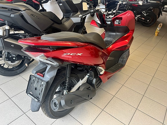 Honda PCX 125 4 of 5