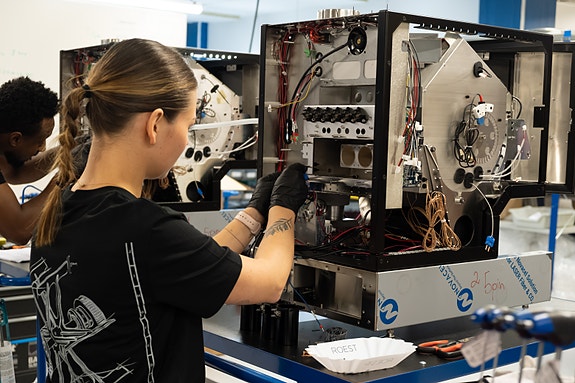 Assembly of our new production roaster - p3000