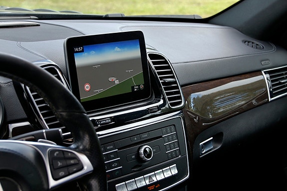 Mercedes-Benz GLS350 d 17 of 30