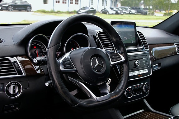 Mercedes-Benz GLS350 d 15 of 30