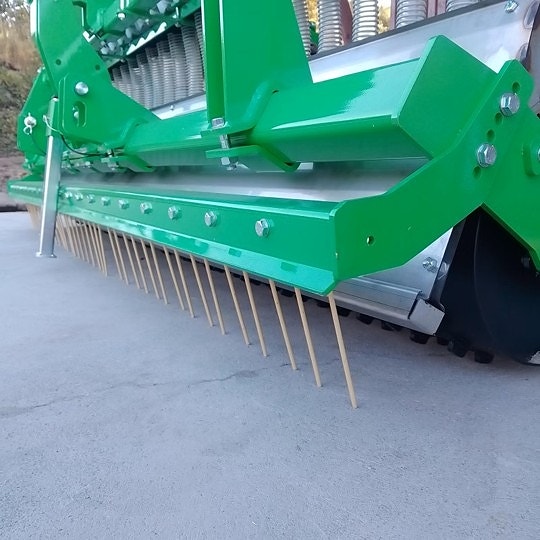 UNIVERSAL SÅMASKIN MED TROMMEL 2 of 12