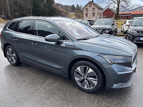 Skoda Enyaq 3 of 5