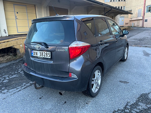 Toyota Verso-S 11 of 22