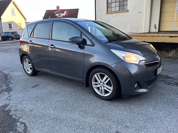 Toyota Verso-S 6 of 22