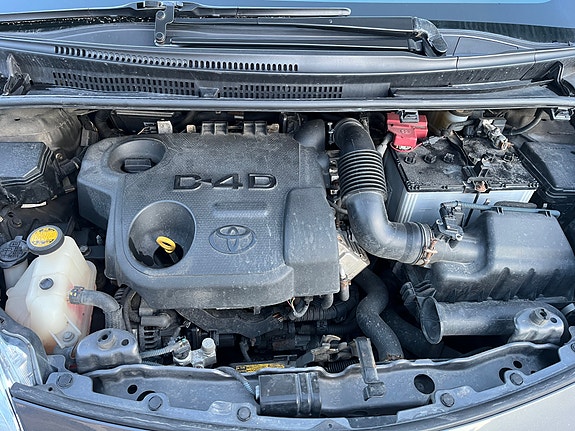 Toyota Verso-S 22 of 22