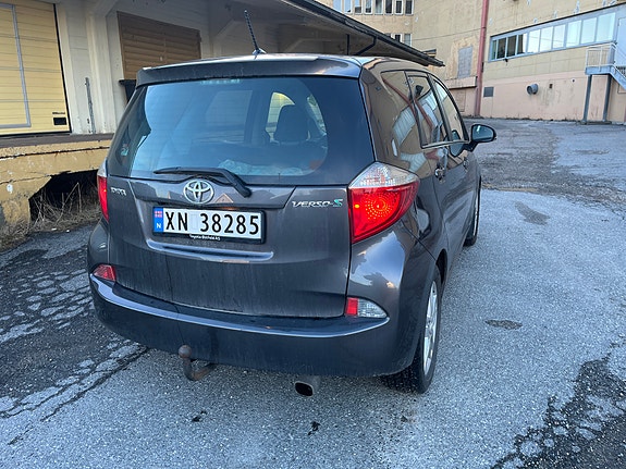 Toyota Verso-S 13 of 22