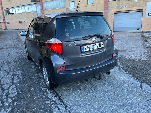 Toyota Verso-S 12 of 22