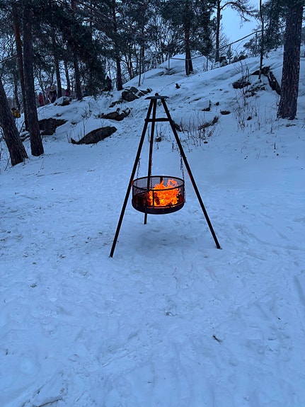 Bålpanna vår er fin å ha når vi er ute på kalde vinterdager