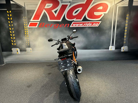 KTM 1390 Super Duke R EVO 12 of 19