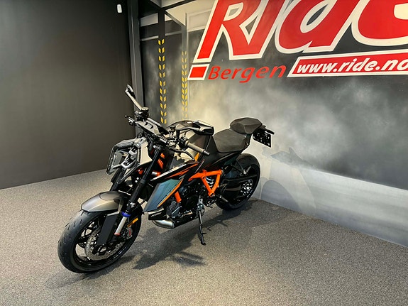 KTM 1390 Super Duke R EVO 6 of 19