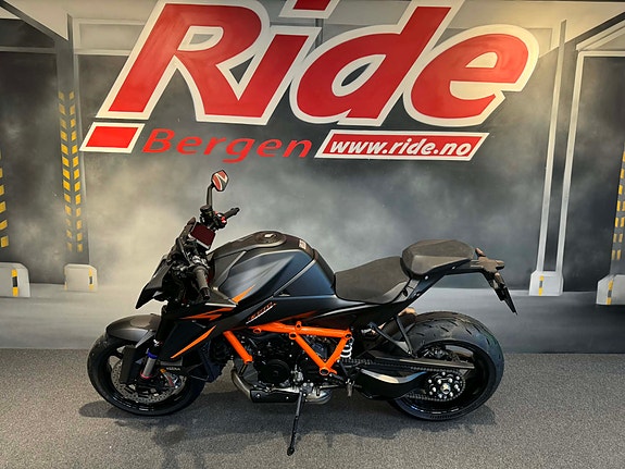KTM 1390 Super Duke R EVO 8 of 19