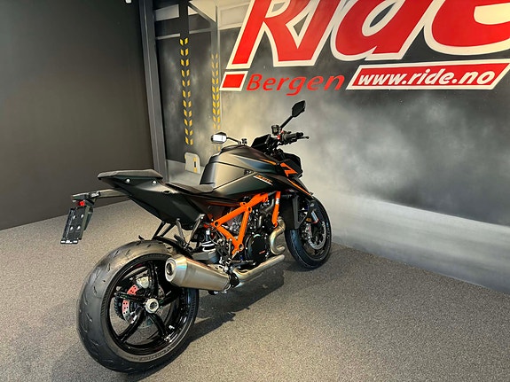 KTM 1390 Super Duke R EVO 11 of 19
