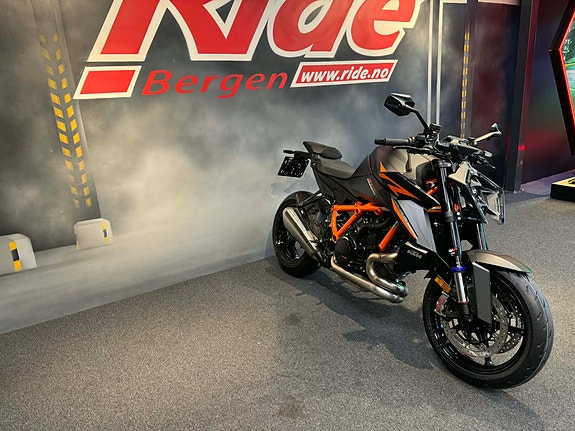 KTM 1390 Super Duke R EVO 7 of 19