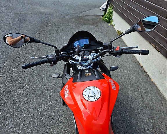 Aprilia RS 125 Tuono 4 of 5