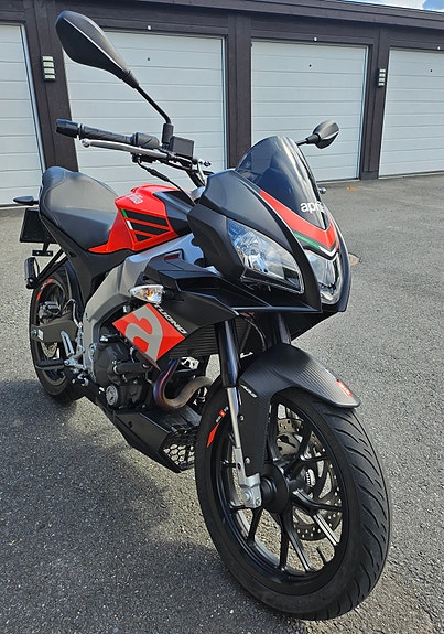 Aprilia RS 125 Tuono 3 of 5