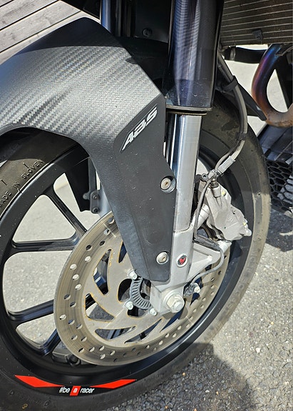 Aprilia RS 125 Tuono 9 of 11