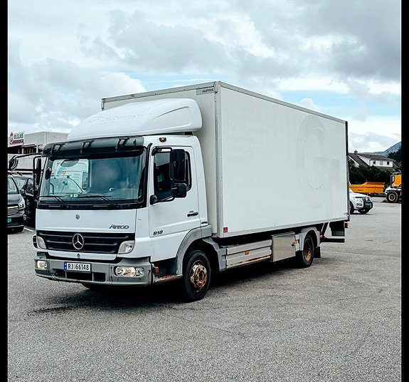 Mercedes-Benz Atego 818