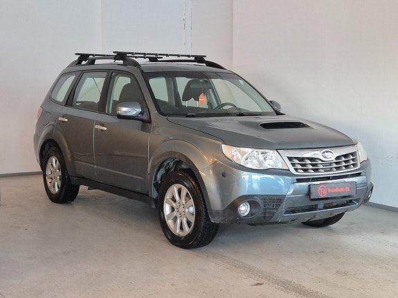 Subaru Forester 3 of 5