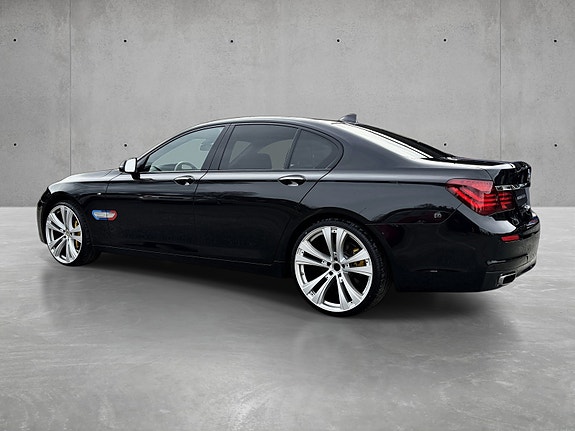 BMW 740d 4 of 27