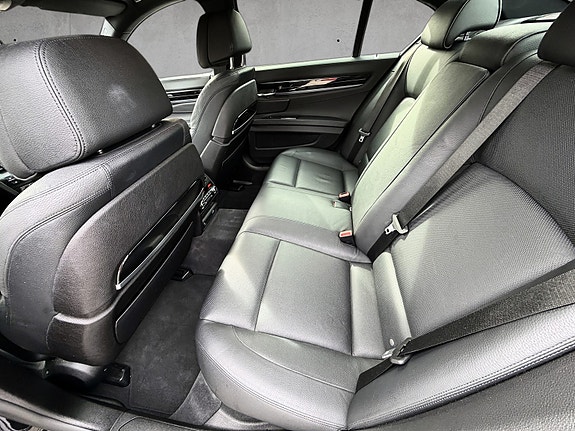BMW 740d 27 of 27