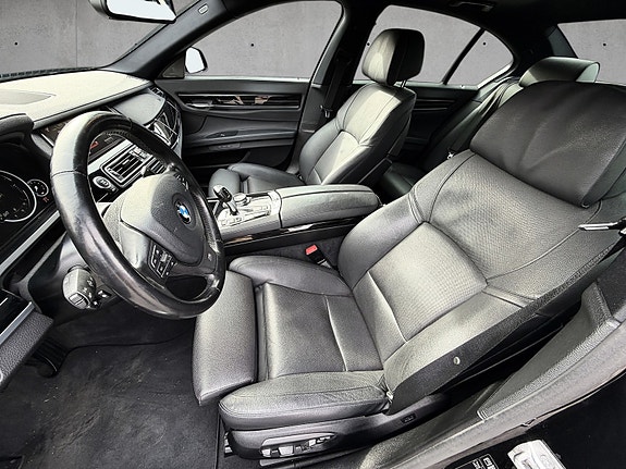 BMW 740d 10 of 27