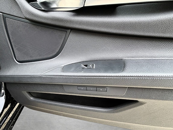 BMW 740d 24 of 27