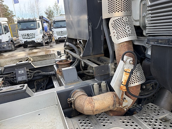 Mercedes-Benz Arocs 2653K 6X4/33 Istraildumper med høytløftende luke, akselavlastning, kjøleskap, roterende, se video 16 of 26