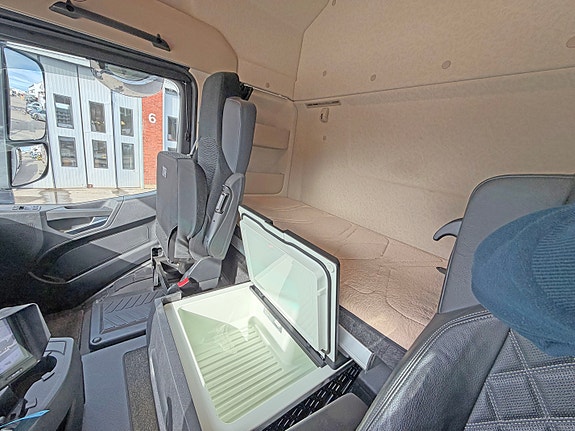 Mercedes-Benz Arocs 2653K 6X4/33 Istraildumper med høytløftende luke, akselavlastning, kjøleskap, roterende, se video 24 of 26