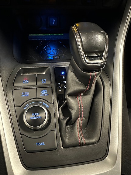 Toyota RAV4 Plug-in Hybrid 19 of 22