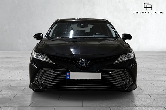 Toyota Camry 3 of 5