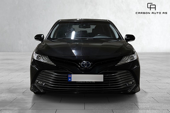 Toyota Camry 3 of 5