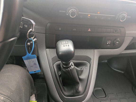 Opel Vivaro 20 of 25