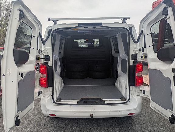 Opel Vivaro 16 of 25