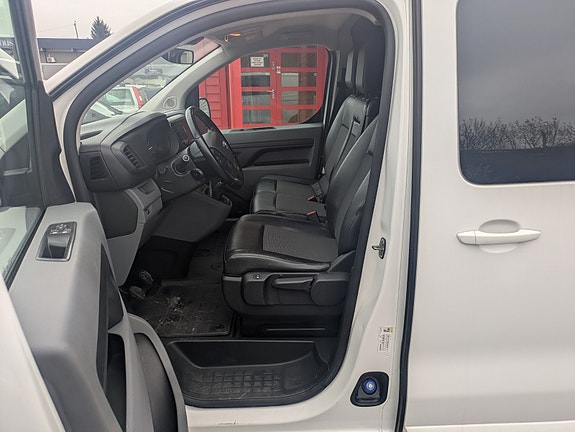 Opel Vivaro 8 of 25