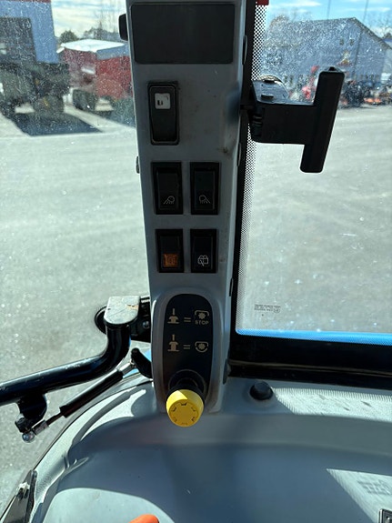 New Holland T5060 2010, kr 360 000,-