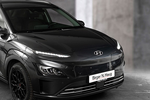 Hyundai Kona 2 of 5